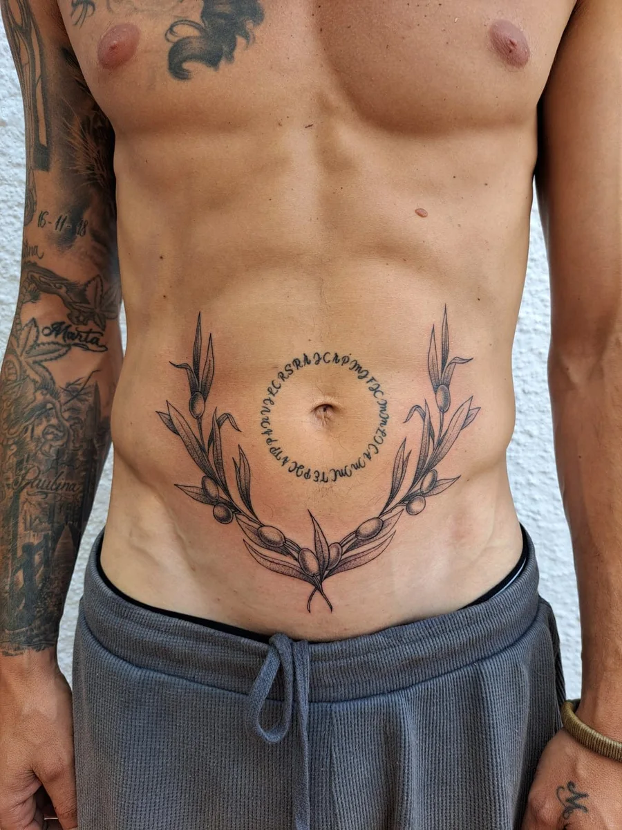 Tatuaje botánico de un sol